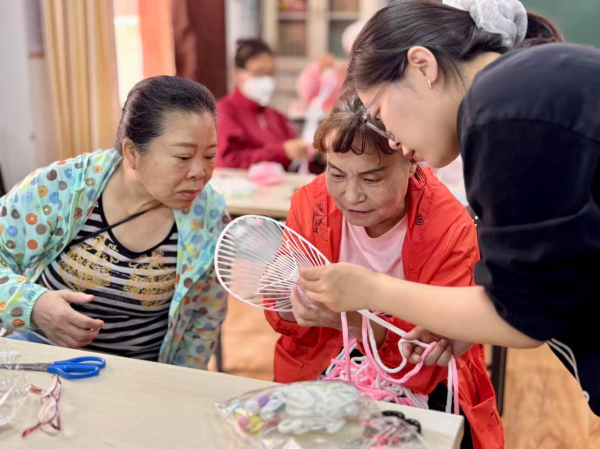 国际足联世界杯赛事入口 青塔街说念开展道理垃圾分类手工算作